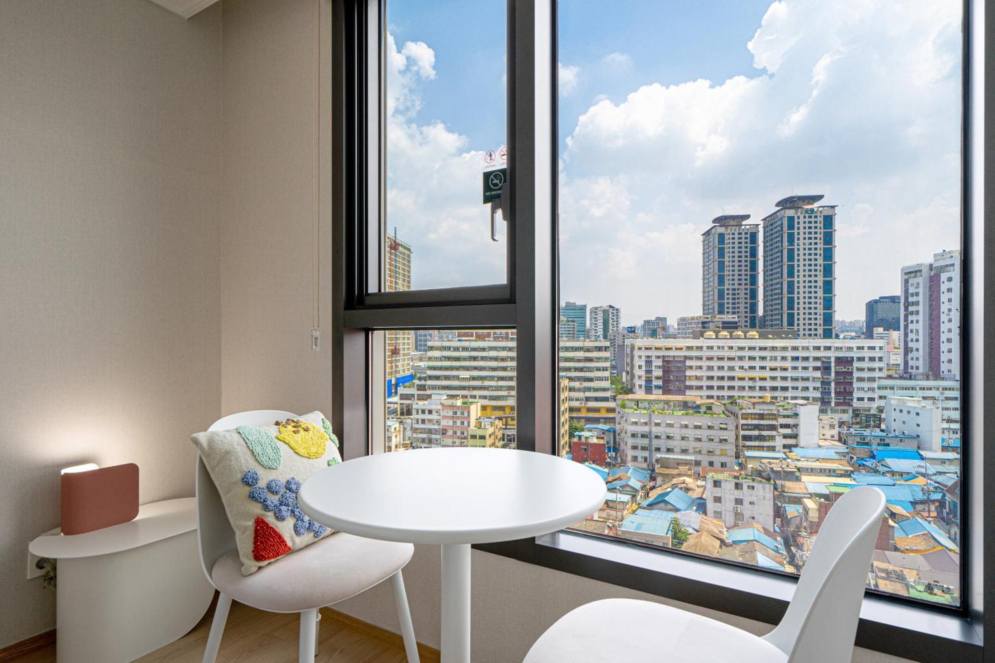 Urbanstay Myeongdong Сеул Екстер'єр фото