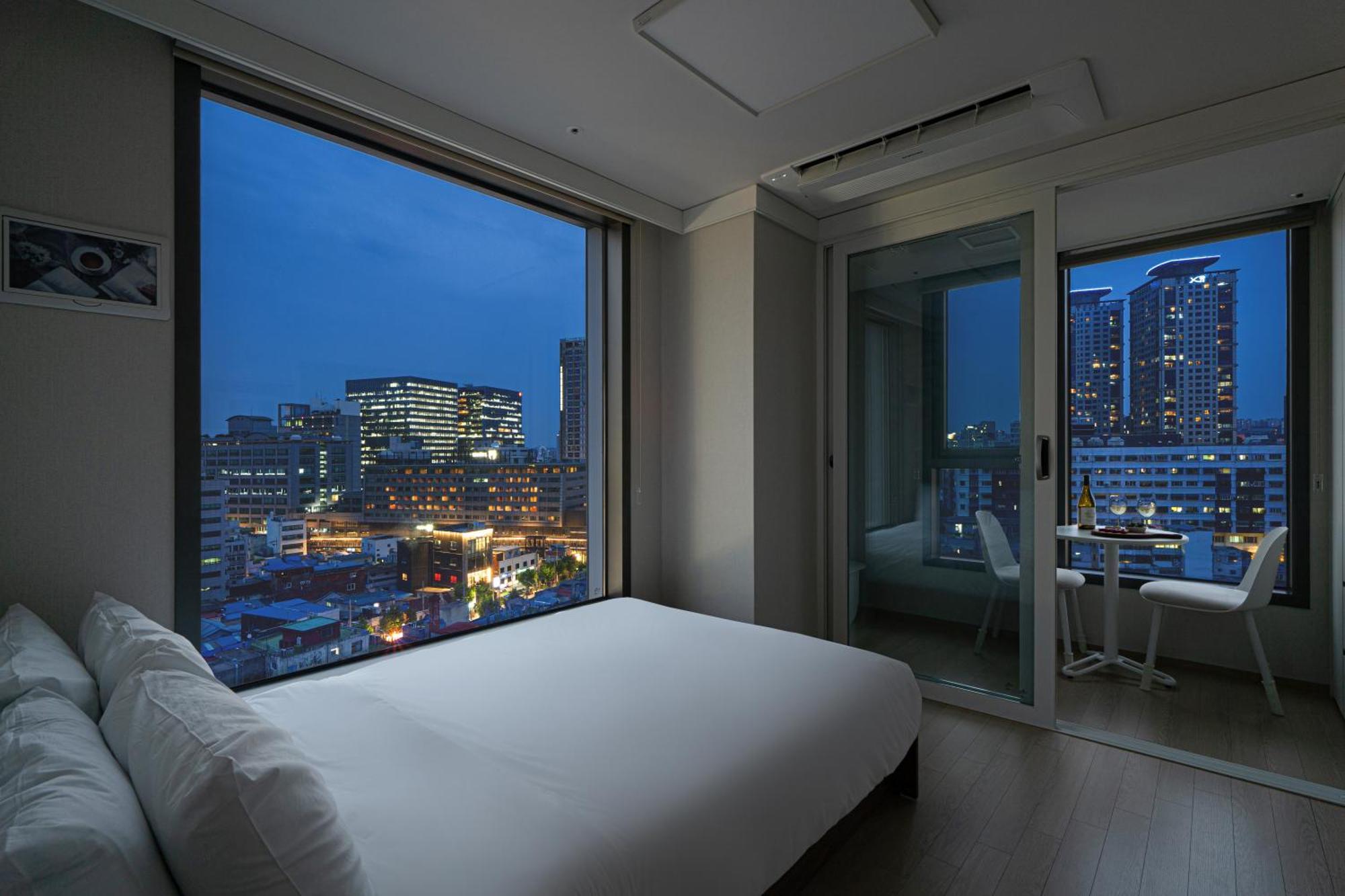 Urbanstay Myeongdong Сеул Екстер'єр фото