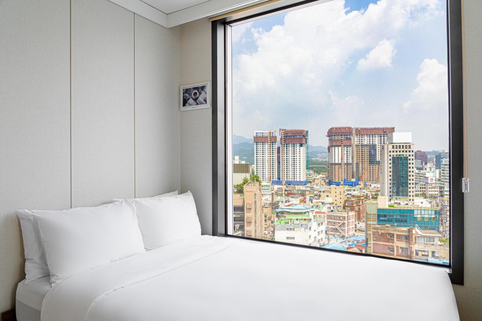 Urbanstay Myeongdong Сеул Екстер'єр фото